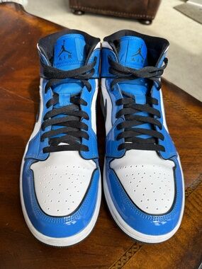 Air Jordan 1 Mid SE
Blue/White/Black